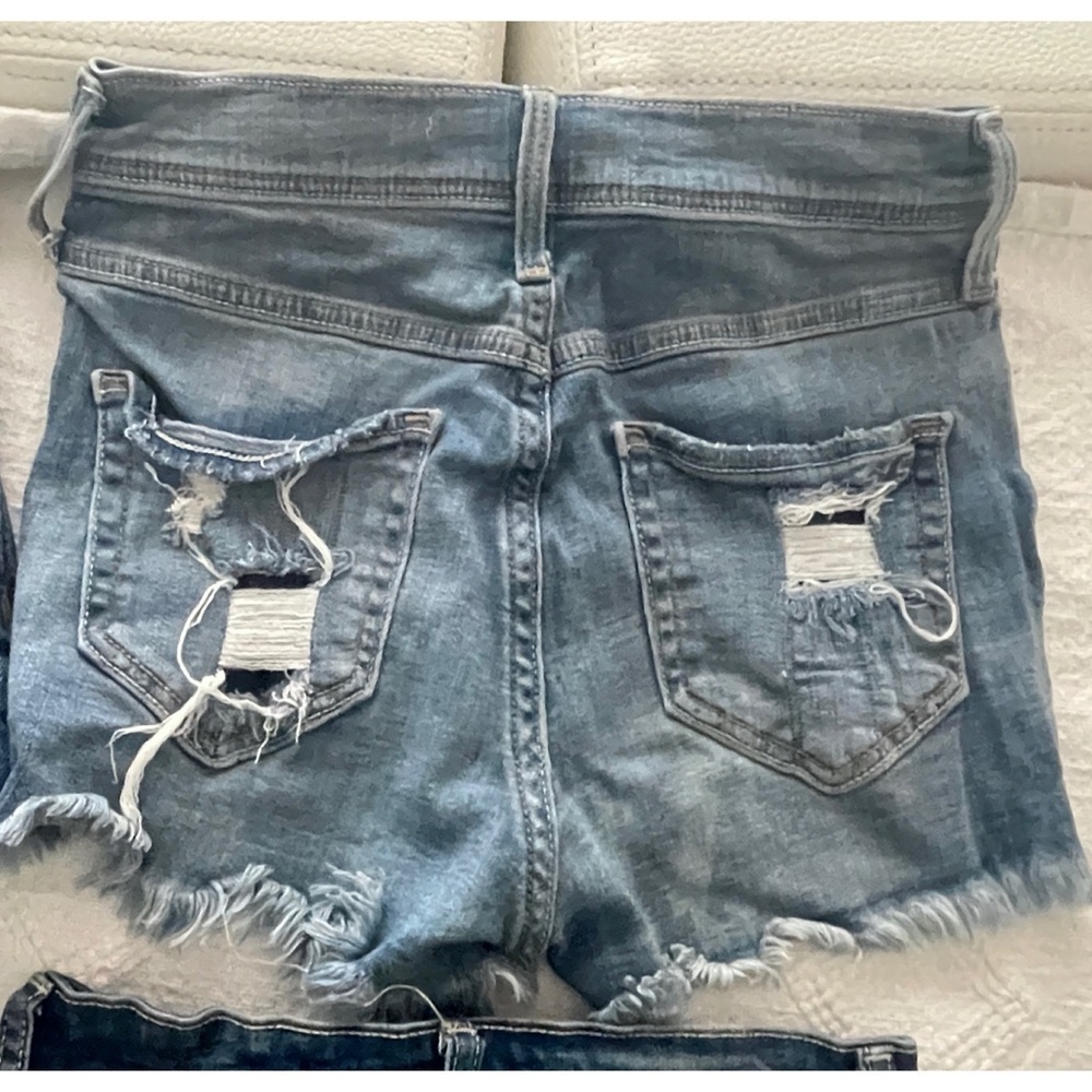 Four Pairs of Denim Shorts, Sizes 2, 24 ,25, S - Picture 13 of 15